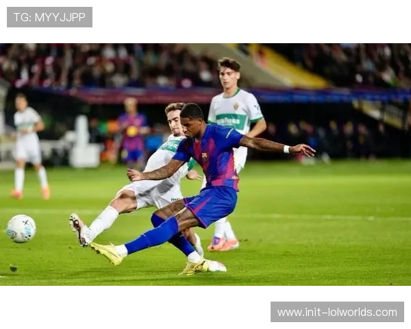 巴萨客场3-1胜埃尔切，拉什福德破门助领跑